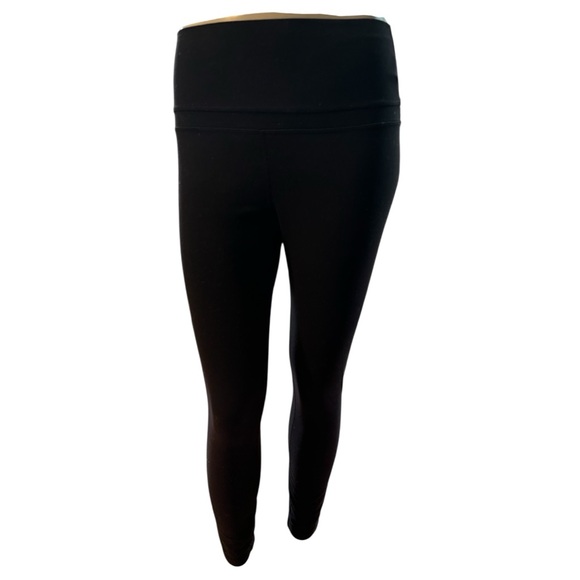 Lululemon In Movement Everlux 19" Black | SIZE: 8 - Picture 3 of 3